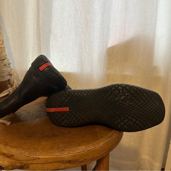 Vintage Prada Sport ankle boots with Vibram sole - Picture 5 of 6